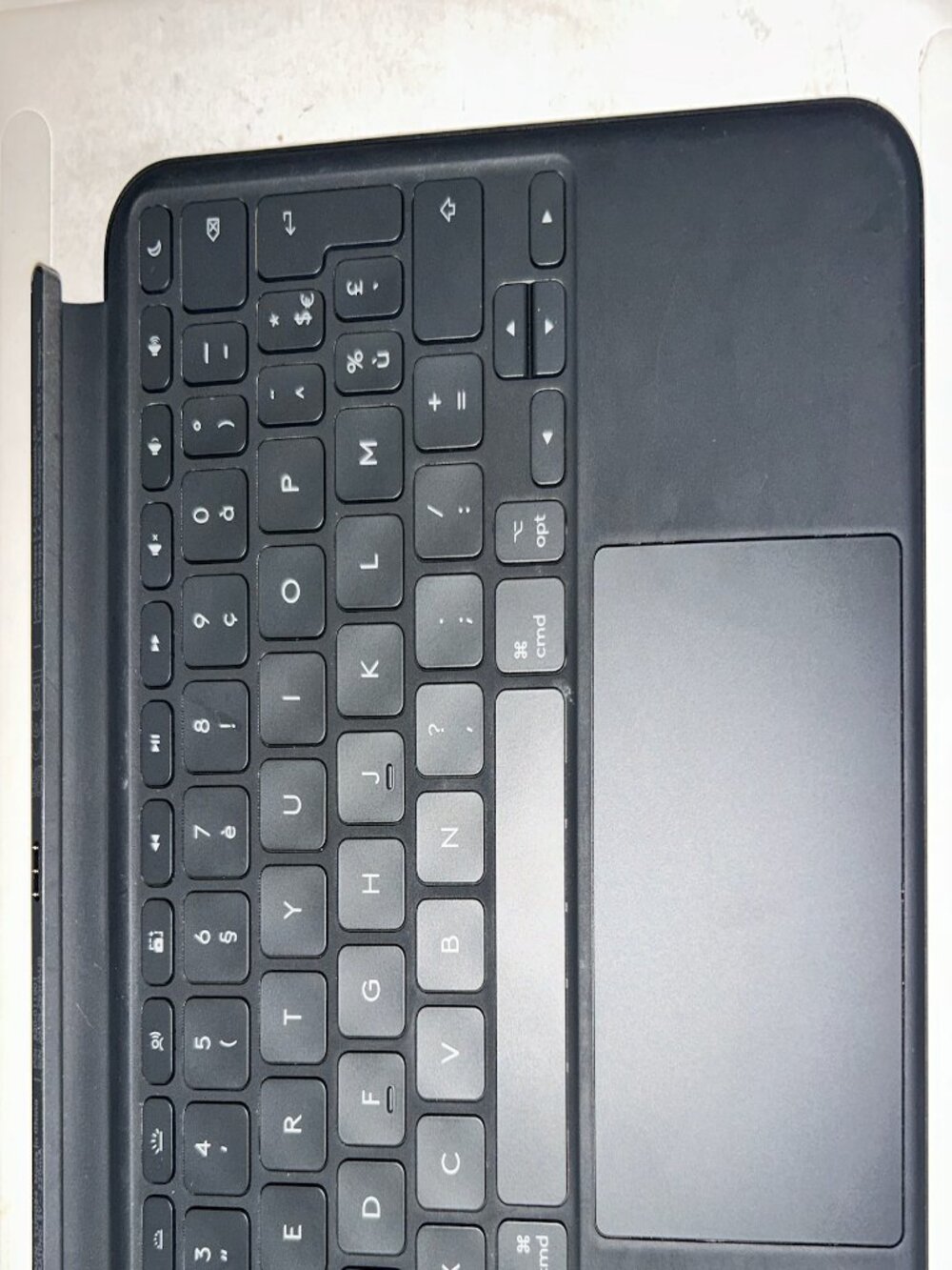 Logitech Combo Touch Keyboard Case – Model YU0084 (Unsure specific Ipad)